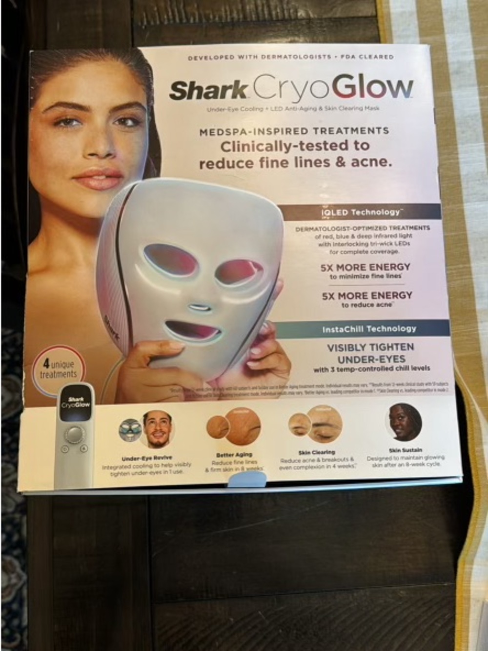 Shark CryoGlow Under-Eye Cooling LED Mask — White